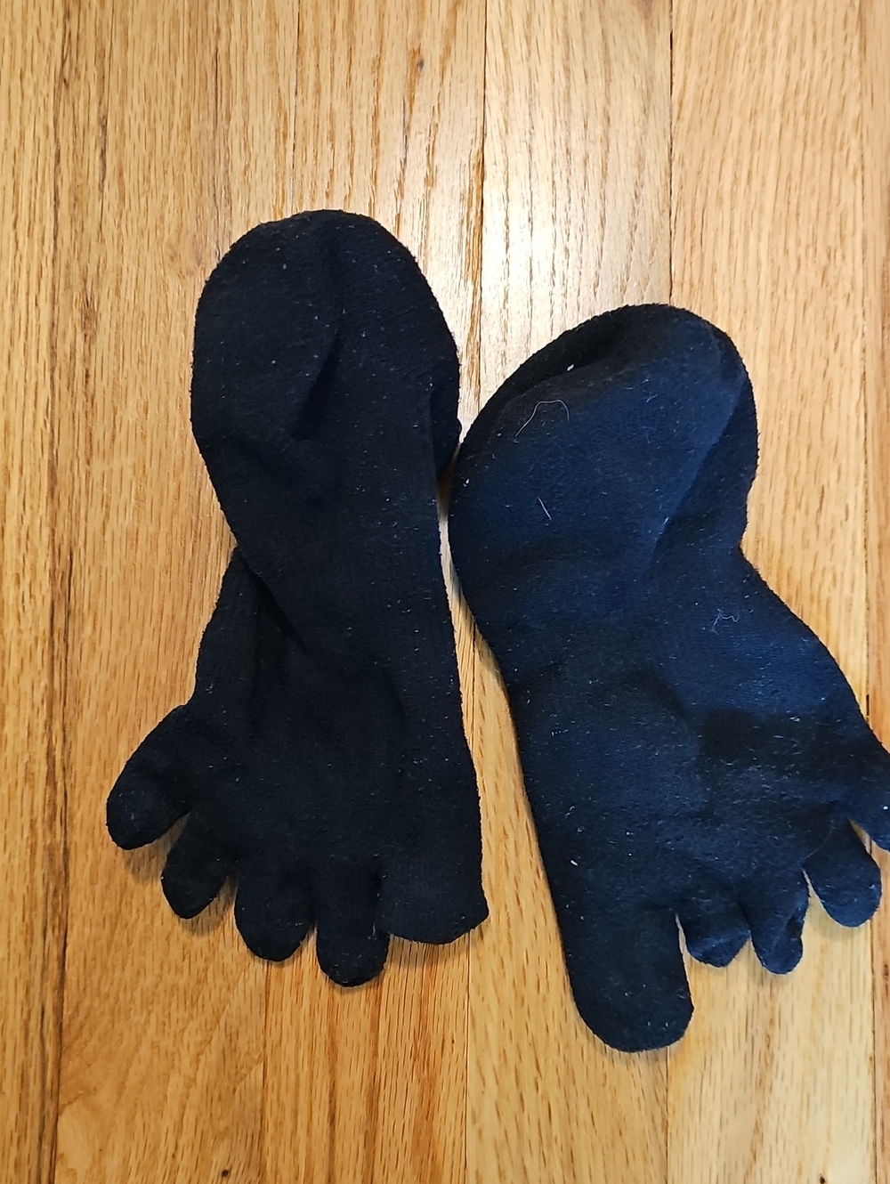 Injinji Black Toe Socks - 3 Pairs - Picture 4 of 9